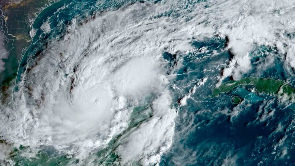 Imagens da NOAA mostram Furacão Milton